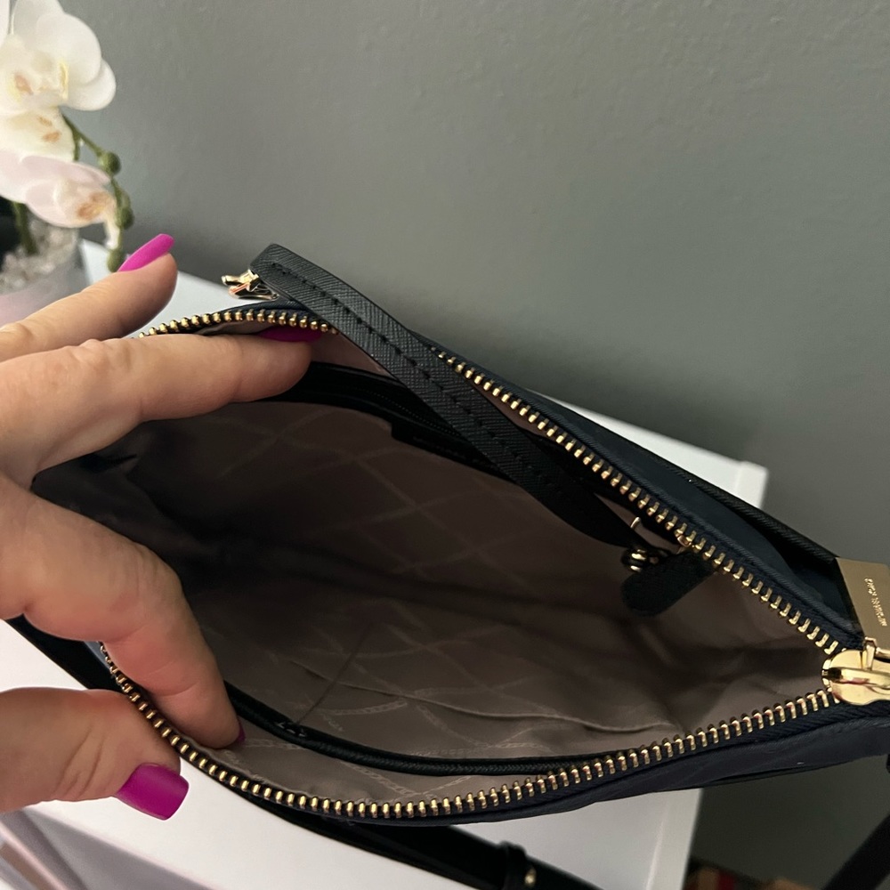 Micheal Kors Nylon Crossbody Body-Navy Color - Picture 5 of 6